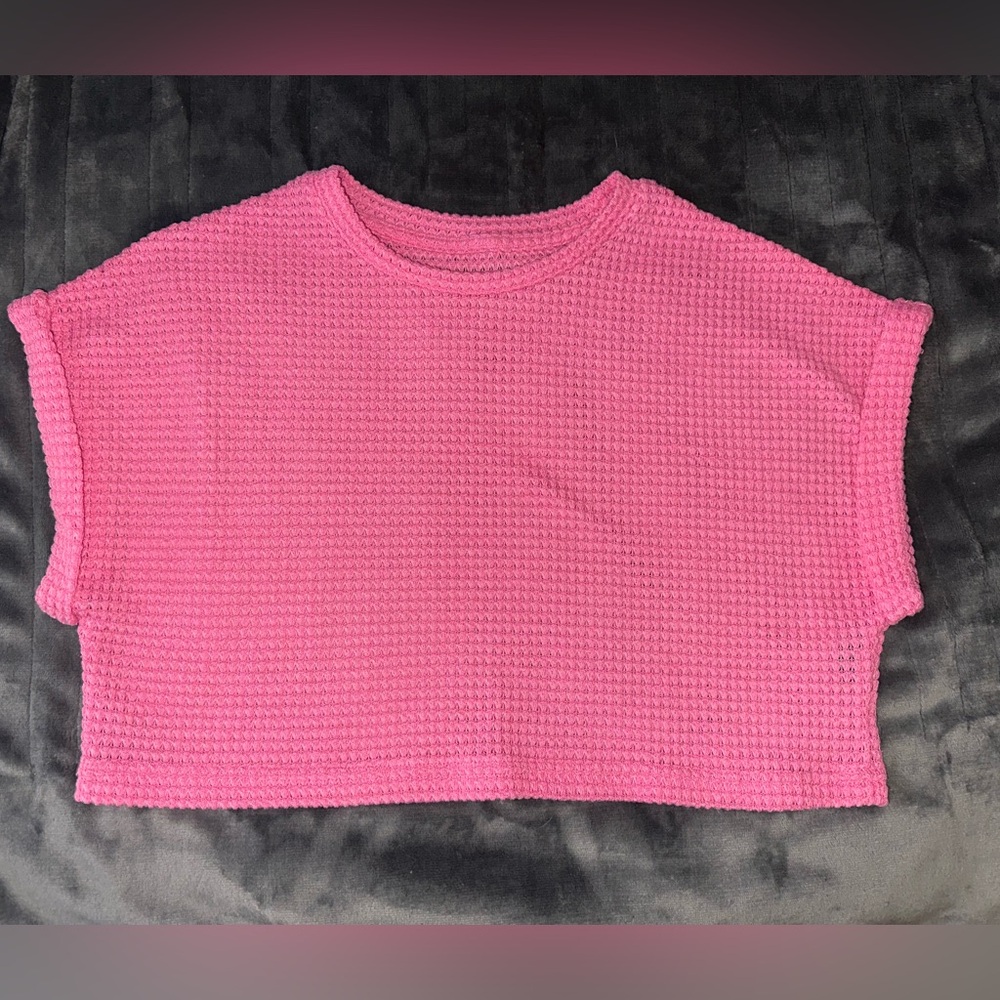 Pink mesh crop top 
Shein
size S